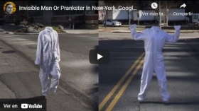 Hombre-invisible-o-bromista-en-Nueva-York.jpg