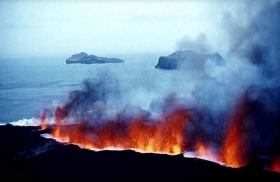 Como-Islandia-detuvo-el-flujo-de-lava-con-agua.jpg
