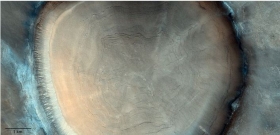crater-que-parece-el-tronco-de-un-arbol-gigante.jpg