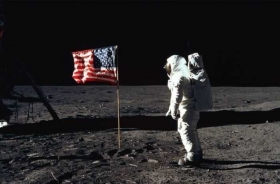 Astronauta-fantasma-en-el-Apolo-11.jpg