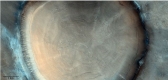 crater-que-parece-el-tronco-de-un-arbol-gigante.jpg