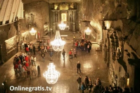 Wieliczka_salt_mine.jpg